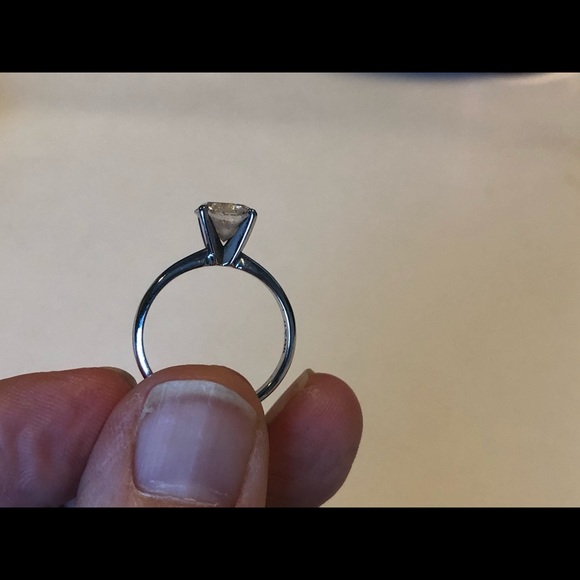 1.67 round solitaire - Picture 2 of 8